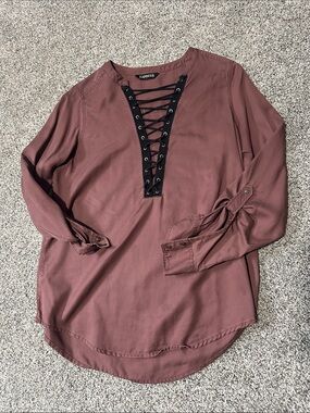 Express Mauve Long Sleeve Lace-Up V-Neck Top